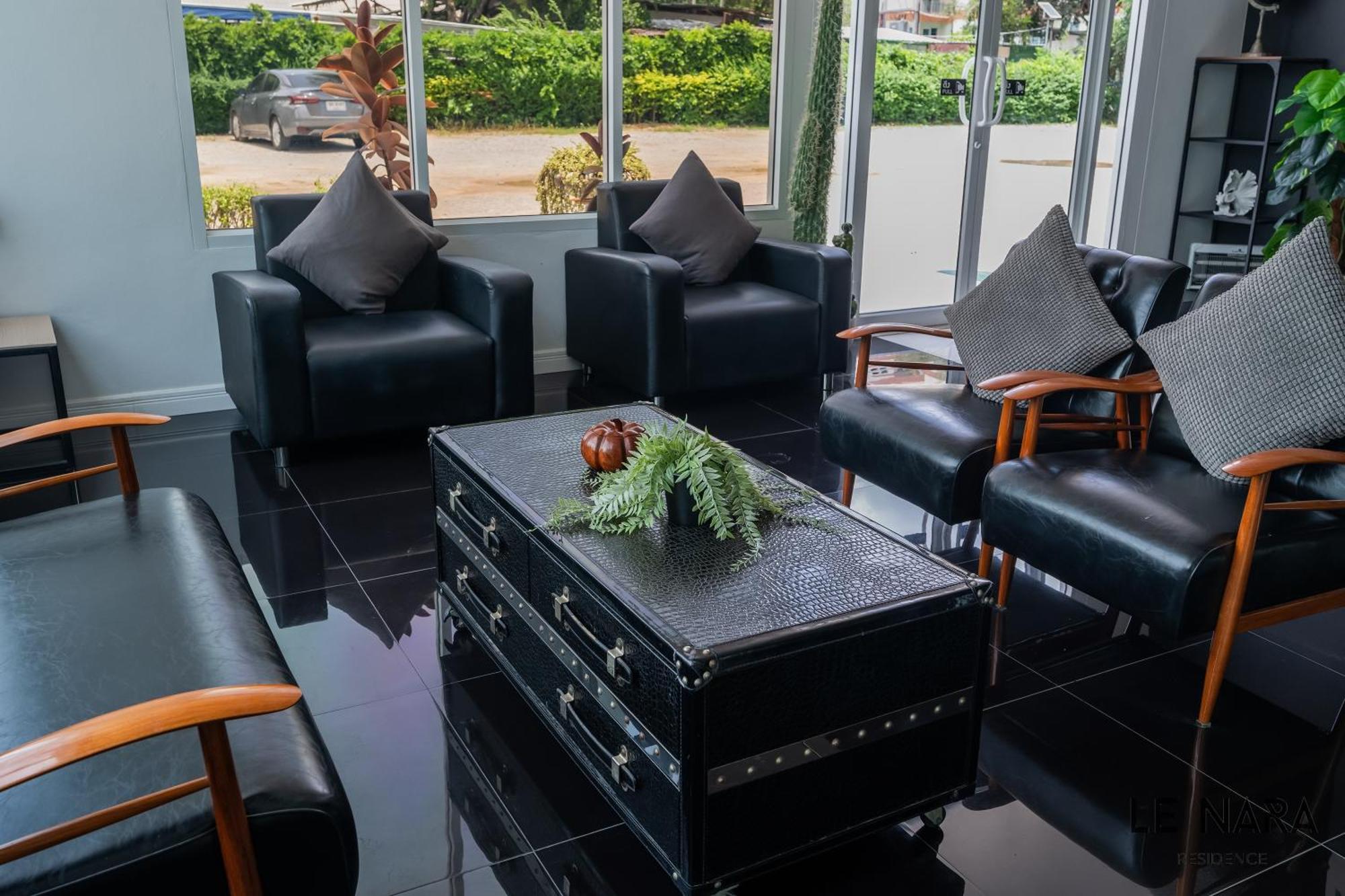 Sea Breeze Residence Praia de Jomtien Exterior foto